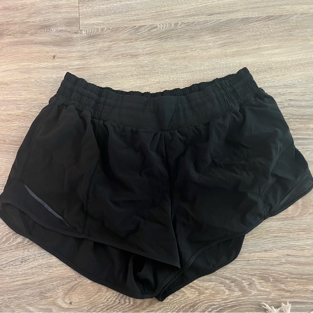 lululemon hotty hot short